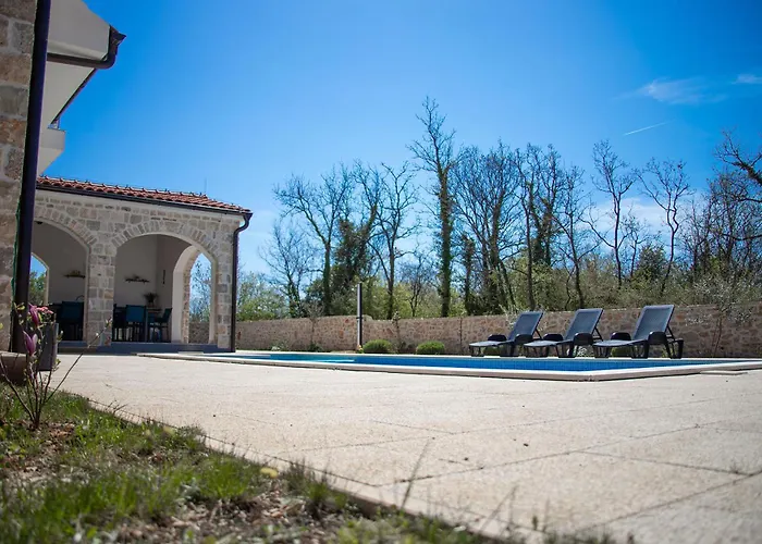 בית נופש Skelin *